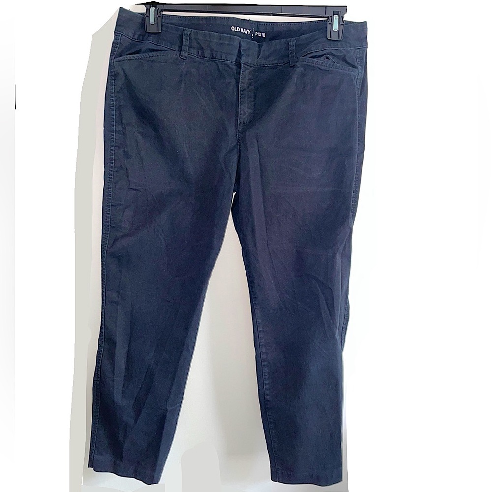 OLD NAVY PIXIE CUT PANTS